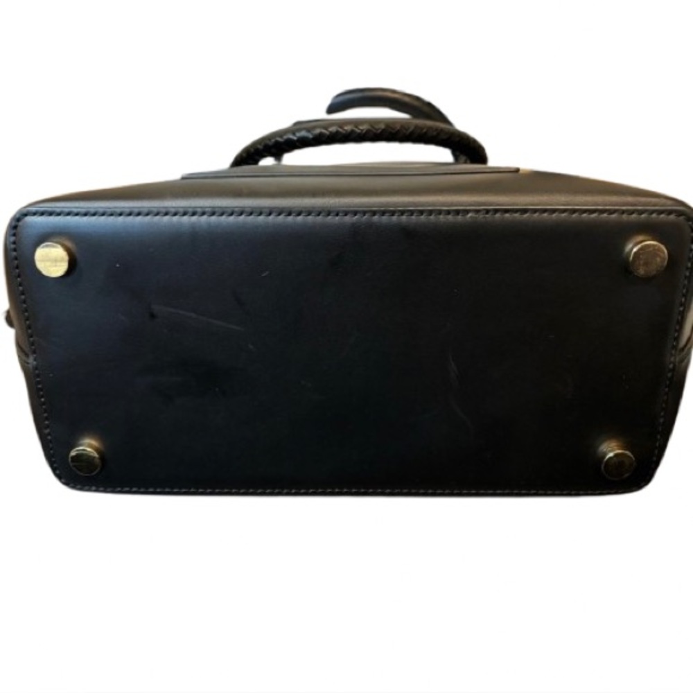 Stunning Black and Gold Michael Kors Handbag - Picture 3 of 5